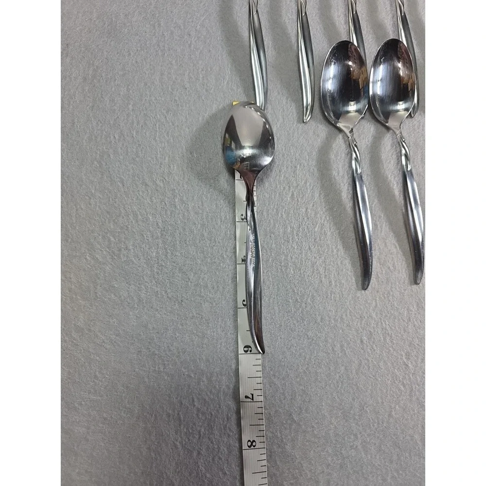 (13) 1847 Rogers Silverplate Place Spoons, Flair